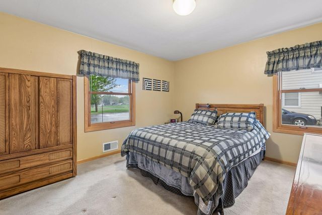 2700 W 84th Street, Bloomington, MN 55431