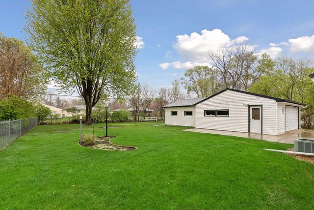 2700 W 84th Street, Bloomington, MN 55431