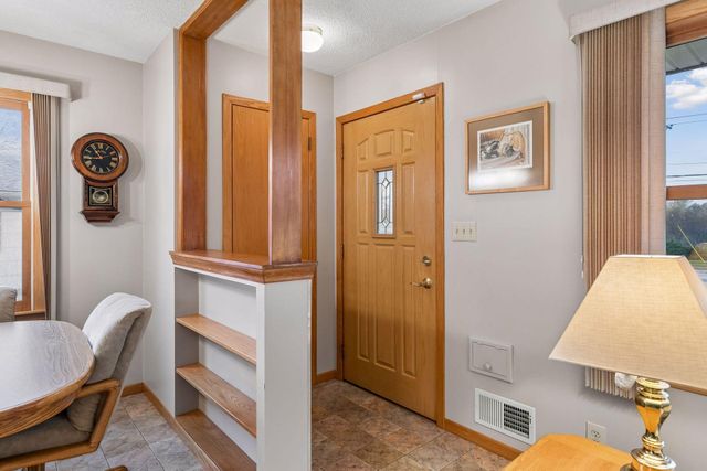 2700 W 84th Street, Bloomington, MN 55431