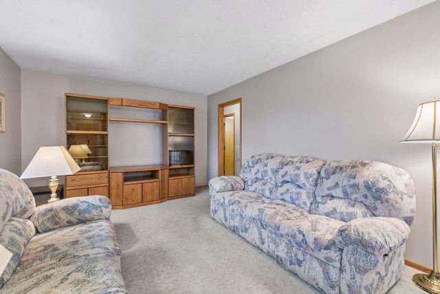 2700 W 84th Street, Bloomington, MN 55431