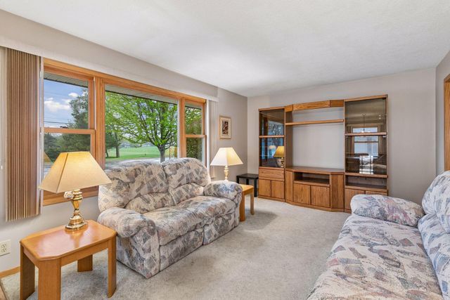 2700 W 84th Street, Bloomington, MN 55431