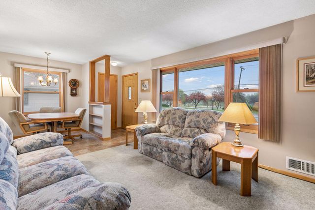 2700 W 84th Street, Bloomington, MN 55431