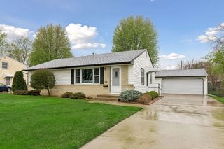 2700 W 84th Street, Bloomington, MN 55431