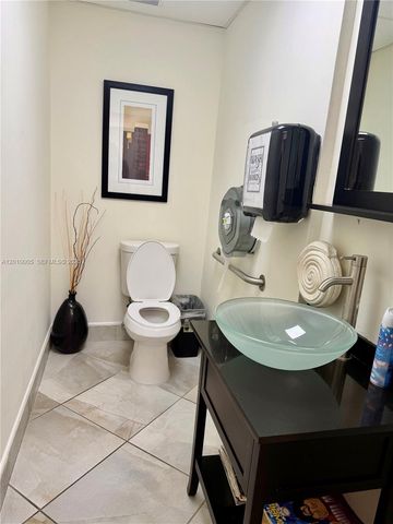 150 Westward Dr 5, Miami Springs, FL 33166