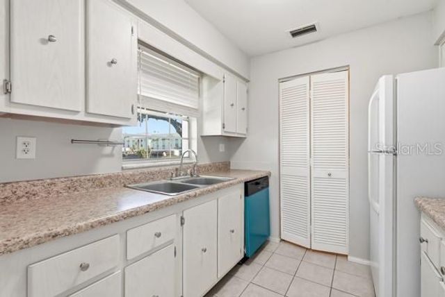 1717 BELLEAIR FOREST DRIVE A, Clearwater, FL 33756