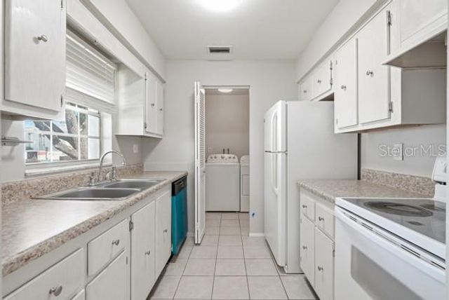 1717 BELLEAIR FOREST DRIVE A, Clearwater, FL 33756