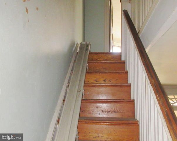 5841 COBBS CREEK PKWY, Philadelphia, PA 19143