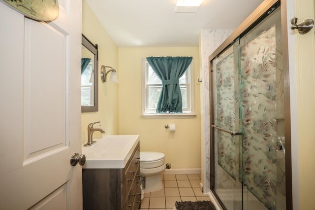 10 Kendall Pond Road, Derry, NH 03038