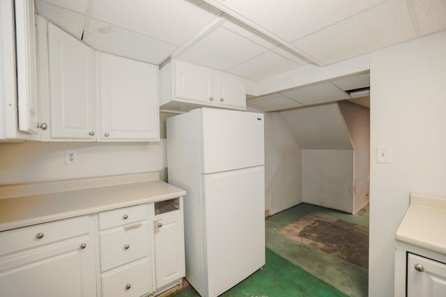 10 Kendall Pond Road, Derry, NH 03038