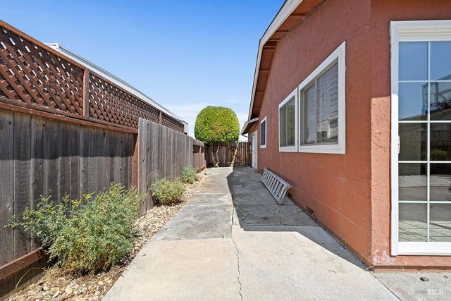 121 Yankee Jim Ct, Vallejo, CA 94589