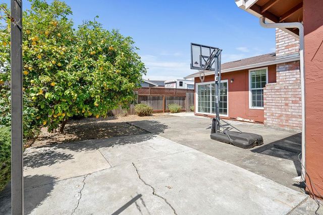 121 Yankee Jim Ct, Vallejo, CA 94589