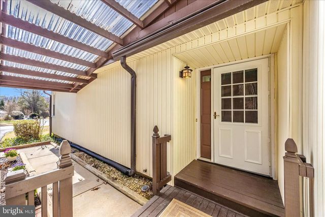 14 CHERRY GROVE, North Potomac, MD 20878