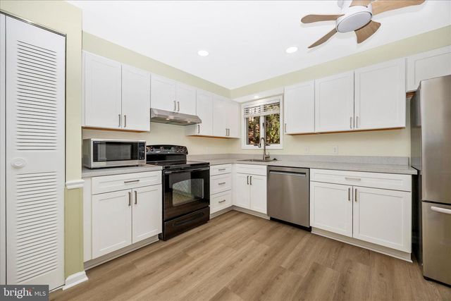 14 CHERRY GROVE, North Potomac, MD 20878