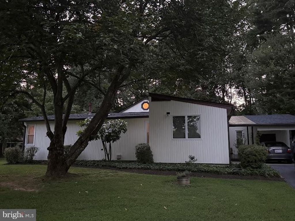 14 CHERRY GROVE, North Potomac, MD 20878