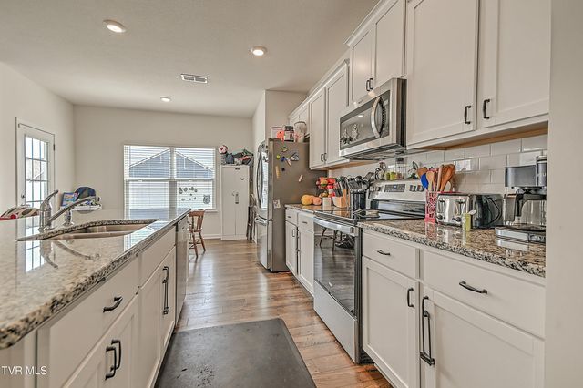 5399 Wildlife Circle, Piney Flats, TN 37686