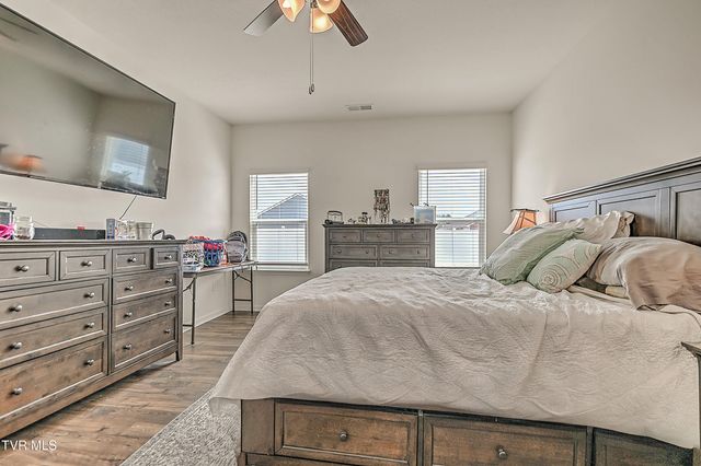 5399 Wildlife Circle, Piney Flats, TN 37686