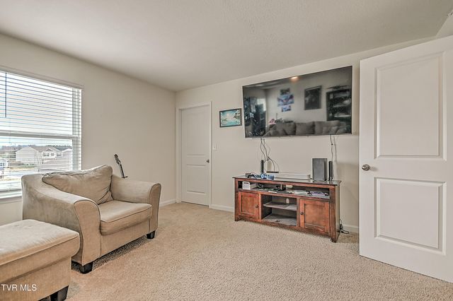 5399 Wildlife Circle, Piney Flats, TN 37686