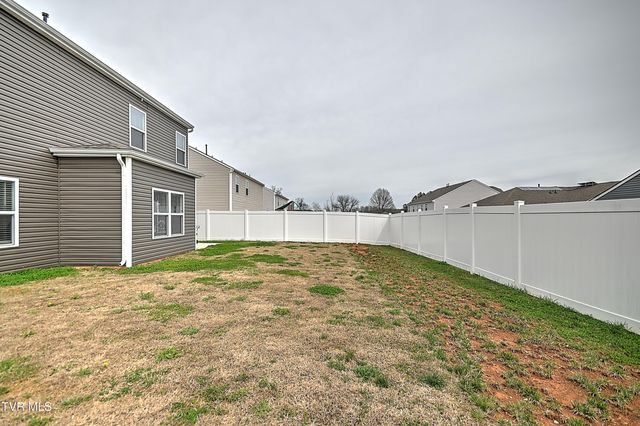 5399 Wildlife Circle, Piney Flats, TN 37686