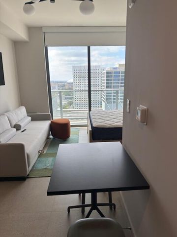 11 NE 6TH Street 2215, Miami, FL 33132