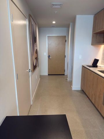 11 NE 6TH Street 2215, Miami, FL 33132