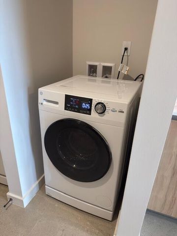 11 NE 6TH Street 2215, Miami, FL 33132