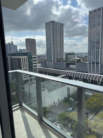 11 NE 6TH Street 2215, Miami, FL 33132