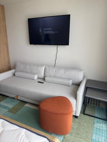11 NE 6TH Street 2215, Miami, FL 33132