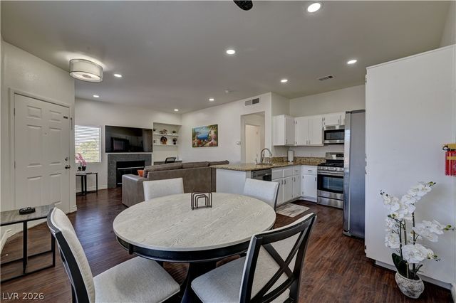 251 South Green Valley Parkway 4822, Henderson, NV 89012