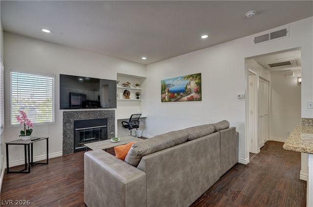 251 South Green Valley Parkway 4822, Henderson, NV 89012