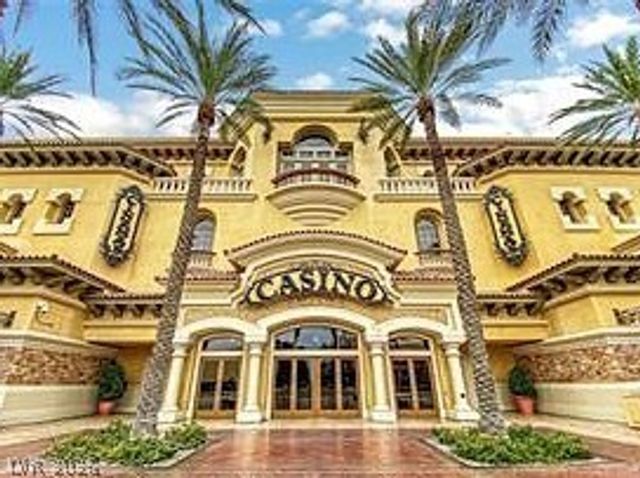 251 South Green Valley Parkway 4822, Henderson, NV 89012