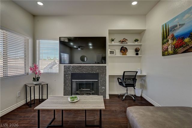 251 South Green Valley Parkway 4822, Henderson, NV 89012