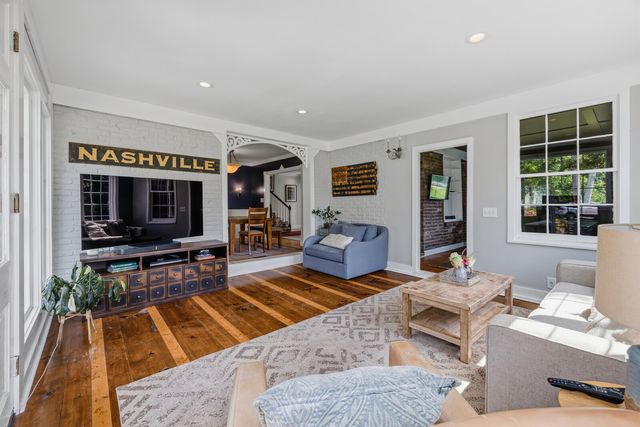 852 Battery Ln, Nashville, TN 37220