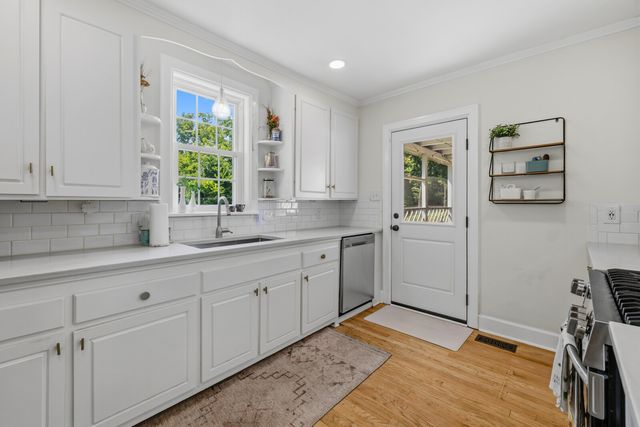 852 Battery Ln, Nashville, TN 37220