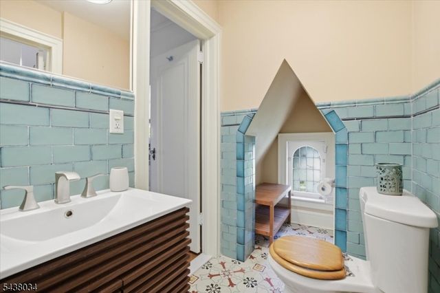 18 Burroughs Way, Maplewood Twp., NJ 07040