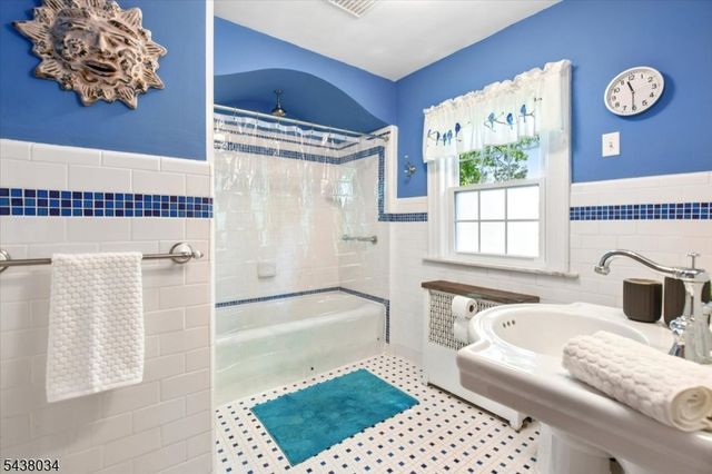 18 Burroughs Way, Maplewood Twp., NJ 07040