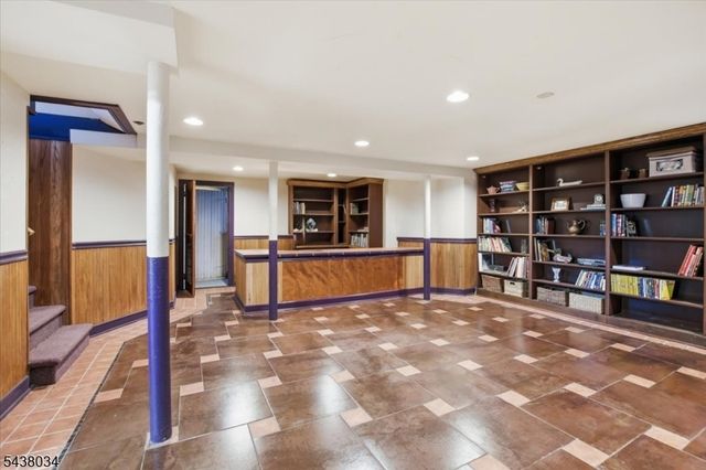 18 Burroughs Way, Maplewood Twp., NJ 07040