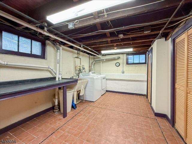18 Burroughs Way, Maplewood Twp., NJ 07040