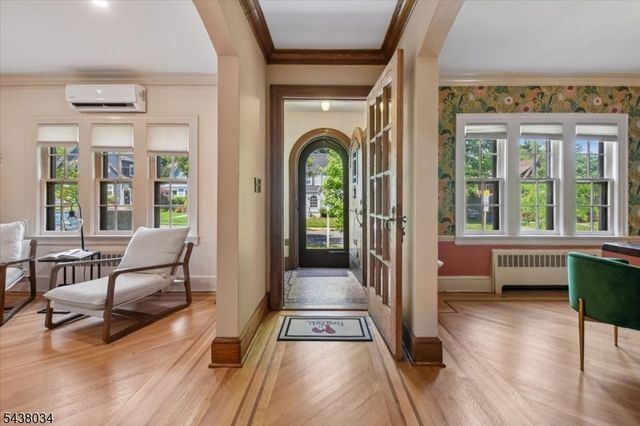 18 Burroughs Way, Maplewood Twp., NJ 07040