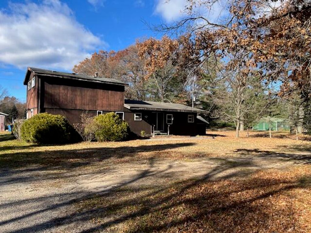 8799 Garbow Road, Reynolds Twp, MI 49329