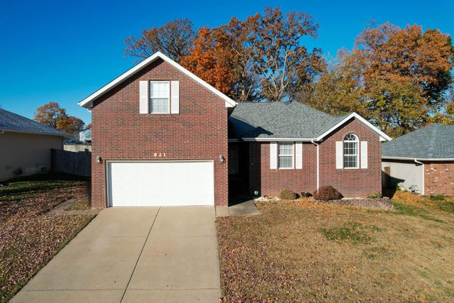 821 S Barberry Court, Nixa, MO 65714