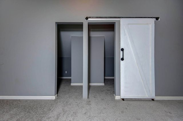 821 S Barberry Court, Nixa, MO 65714