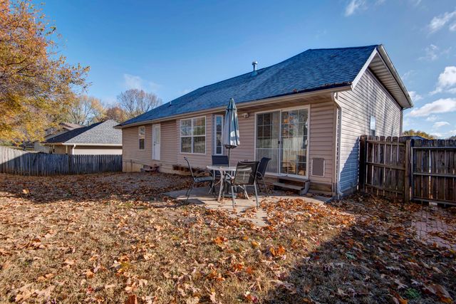 821 S Barberry Court, Nixa, MO 65714