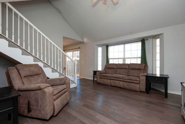 821 S Barberry Court, Nixa, MO 65714