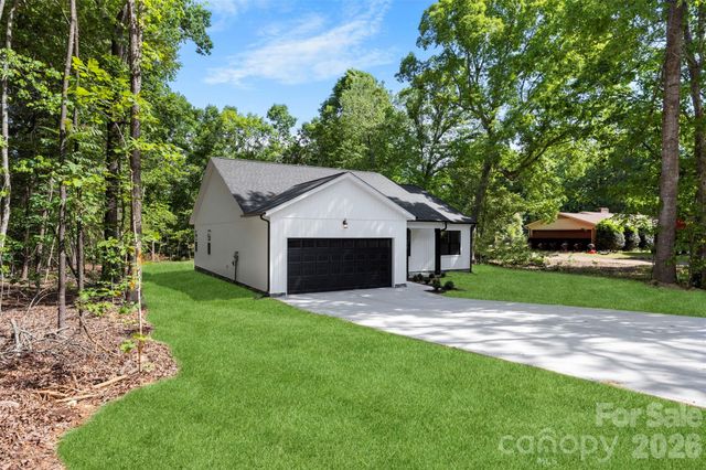 1290 Scotts Creek Road, Statesville, NC 28625