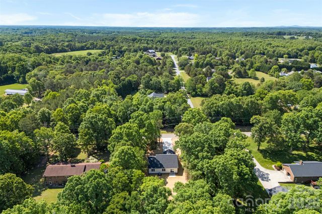1290 Scotts Creek Road, Statesville, NC 28625