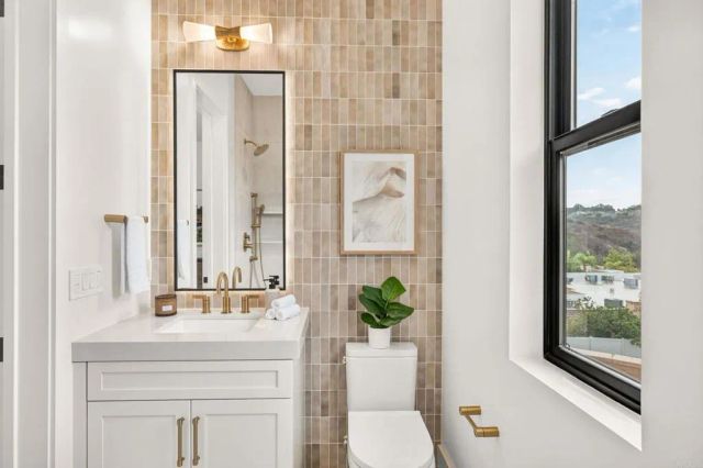 1341 Berryman Canyon Road, Encinitas, CA 92024