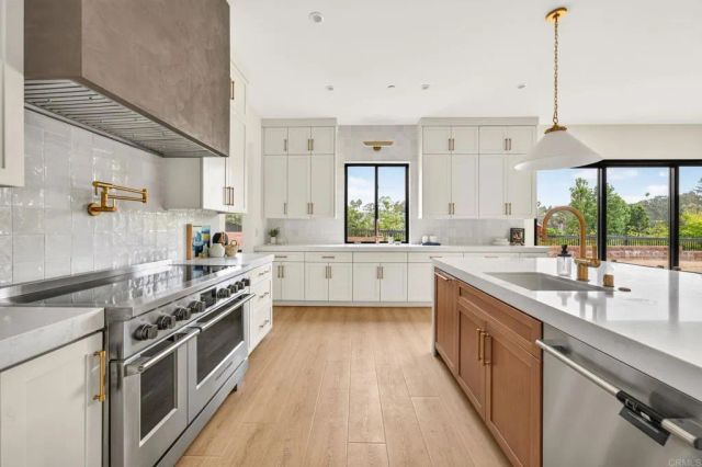 1341 Berryman Canyon Road, Encinitas, CA 92024