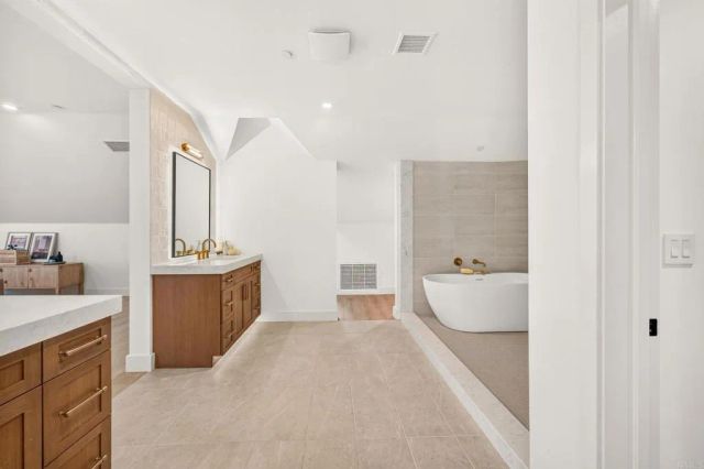 1341 Berryman Canyon Road, Encinitas, CA 92024