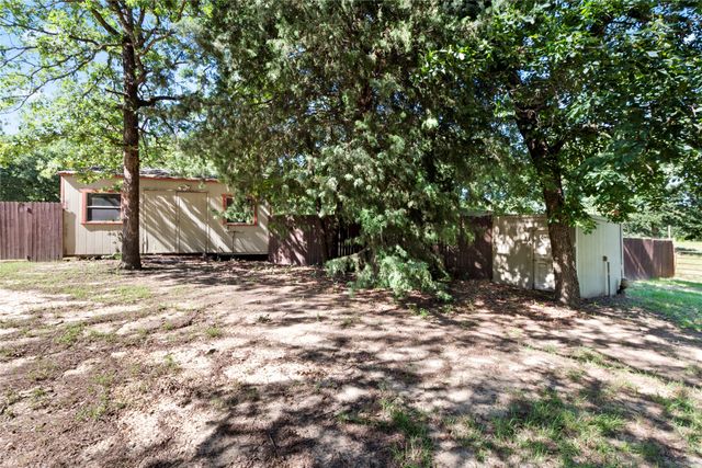 7600 County Road 3700, Athens, TX 75752