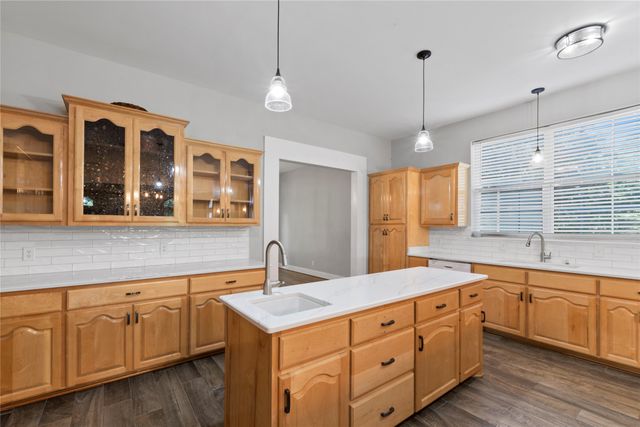 7600 County Road 3700, Athens, TX 75752